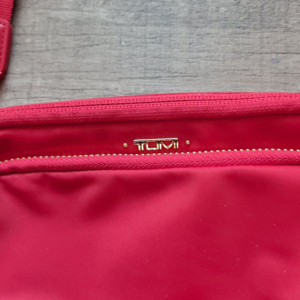 New TUMI Voyageur Persia Nylon Crossbody Bag Red Gold Hardware Carera Purse - Picture 2 of 11